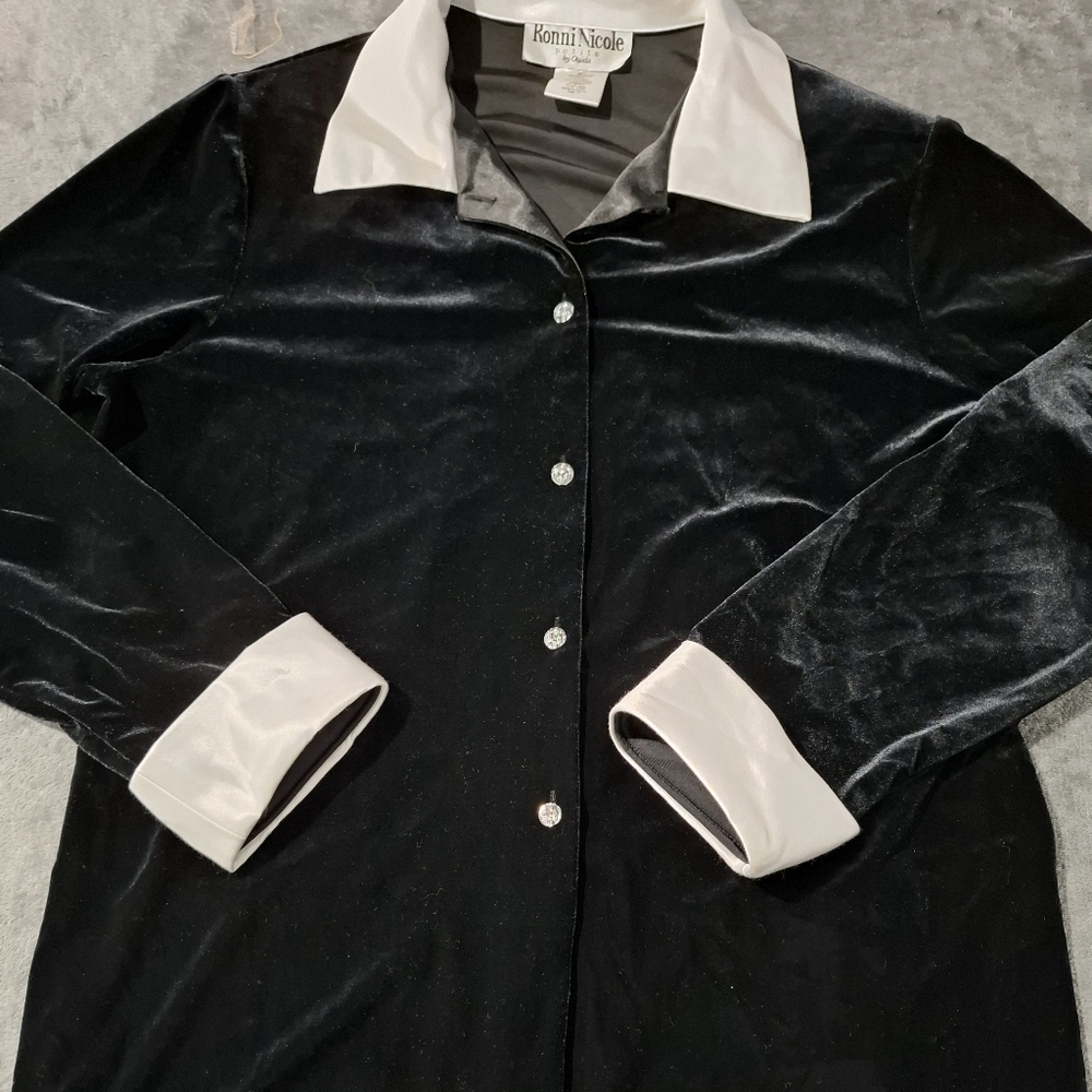 Ronni Nicole By Ouida Black Velvet Button Down Shirt with White Accents Petite L - Picture 4 of 10
